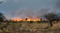 Incendio en Traslasierra: mejoraron las condiciones climáticas pero el foco sigue activo