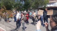 Nueva protesta de vecinos por el agua potable: hubo momentos de tensión en la movilización