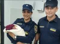 Una joven de Villa Dolores dio a luz con la ayuda de dos policías