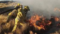 Combaten un incendio forestal en la zona de Traslasierra
