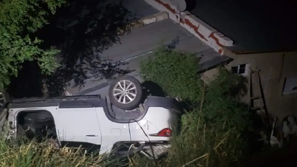 Altas Cumbres: Cayeron al vacío tras chocar una mula