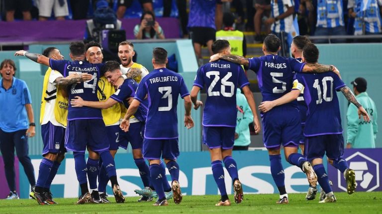 Argentina desplegó su fútbol para relucir su mejor versión en Qatar ...
