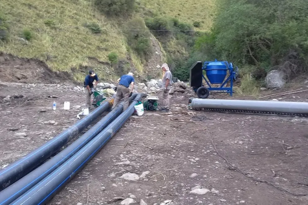 Obras de captación de agua en Villa de Merlo.