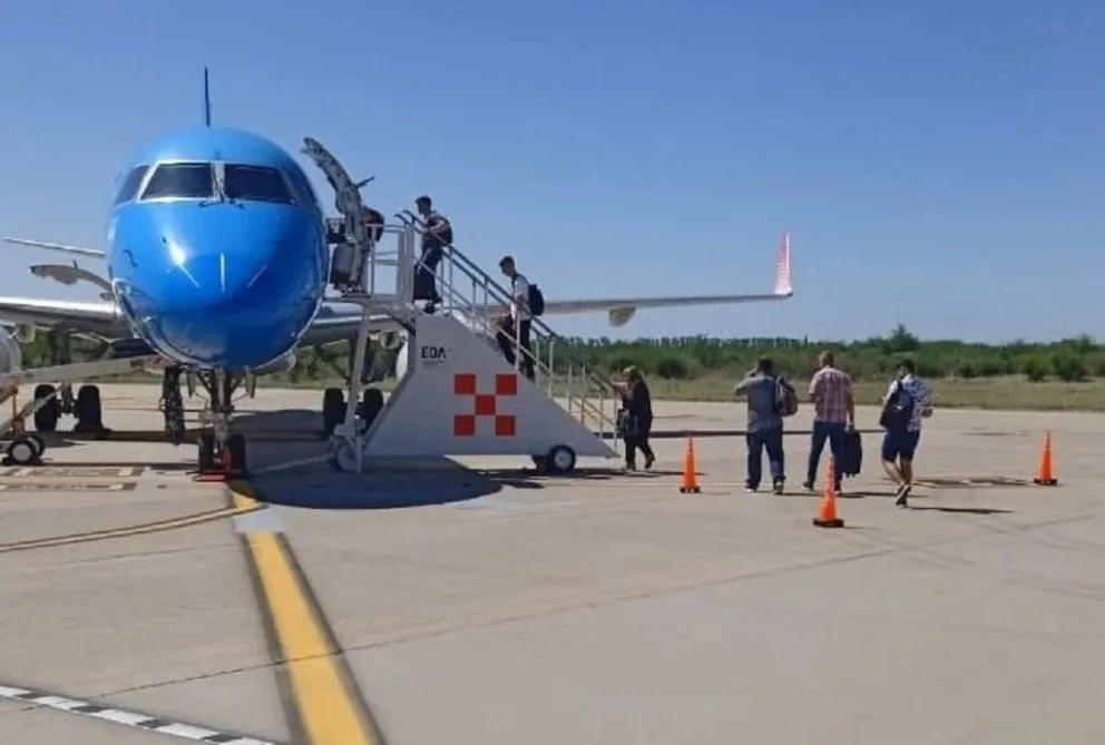   Este jueves, el Aeropuerto Internacional Valle del Conlara recibió dos vuelos de Aerolíneas Argentinas 