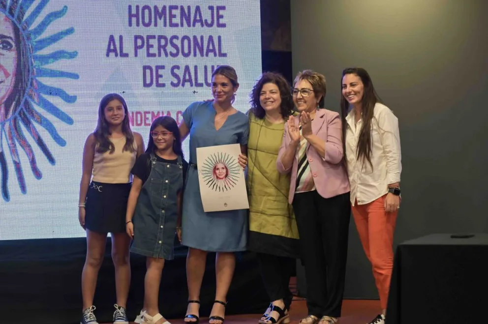 Reconocimiento especial al “inmenso trabajo a todos los profesionales de la salud que trabajaron” en la pandemia