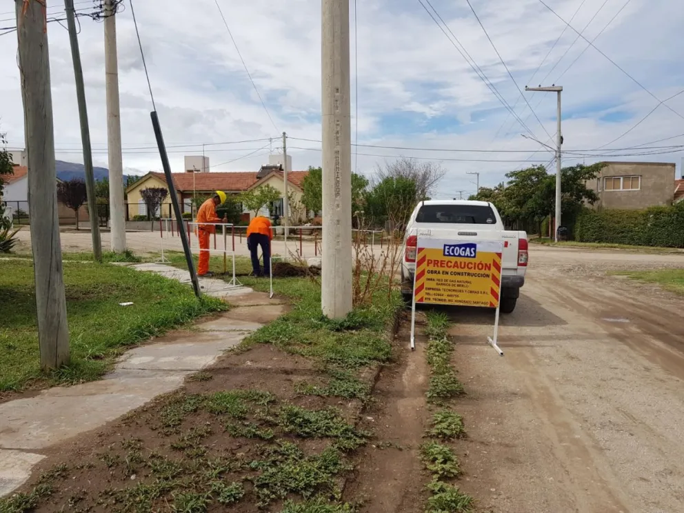 Los trabajos deberán ser realizados por gasistas matriculados e incluyen la conexión domiciliaria, la inspección de instalaciones internas y la tramitación de planos, todo en coordinación con Ecogas.