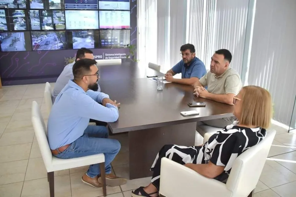 Reunión por temas de seguridad en la Villa de Merlo