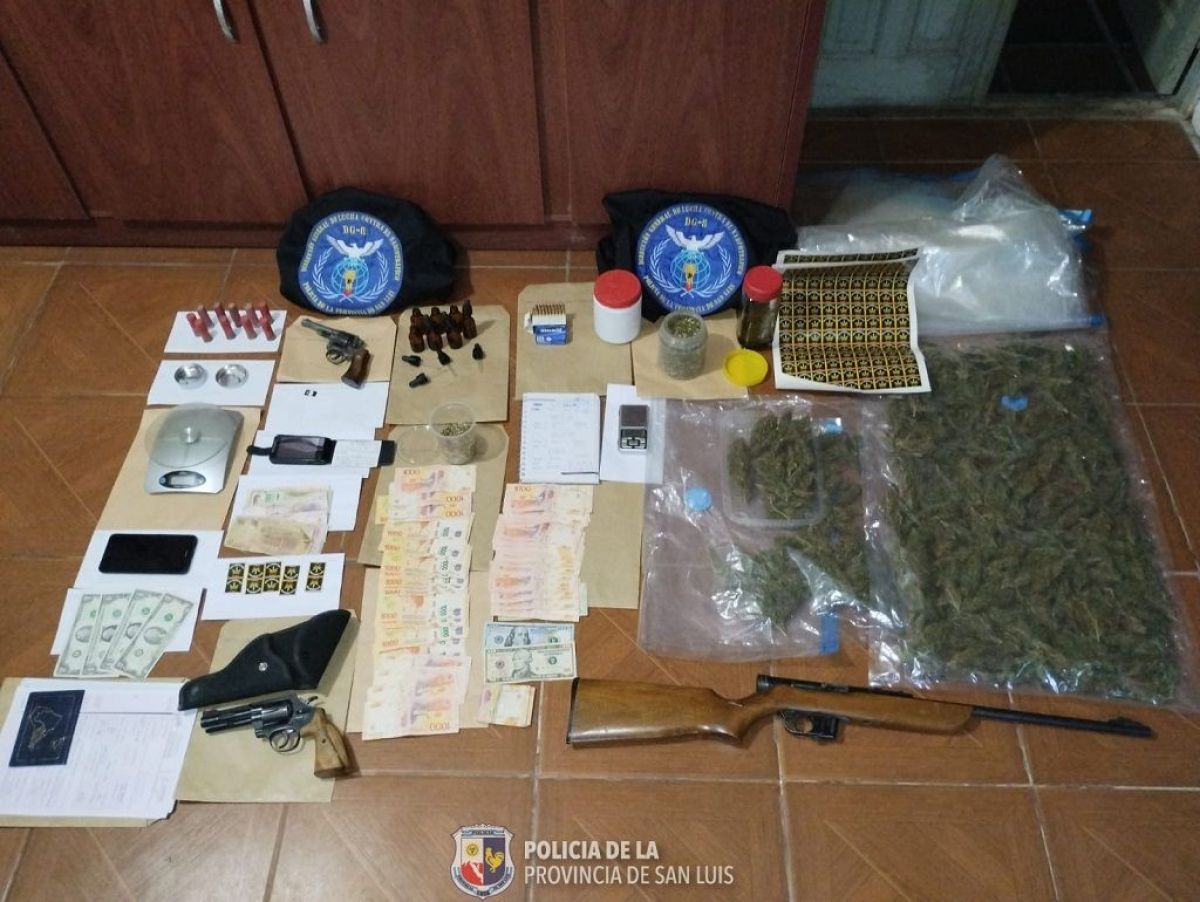 Desbarataron tres “quioscos” de drogas en Santa Rosa del Conlara: Secuestraron armas, vehículos y dinero en efectivo