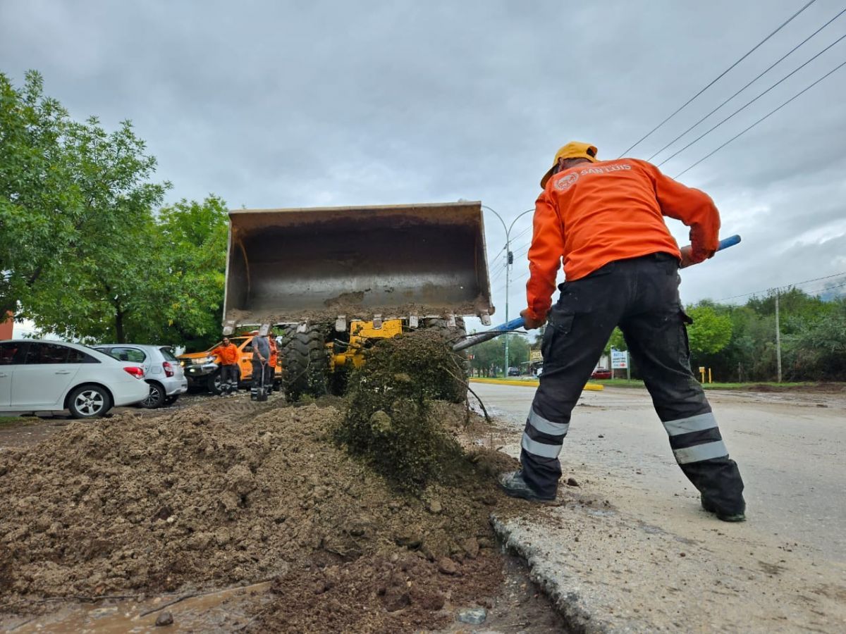 Villa de Merlo intenta volver a la normalidad después de la lluvia devastadora