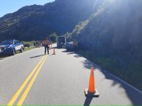 Nuevo choque en el Camino de las Altas Cumbres: un auto impactó contra la montaña