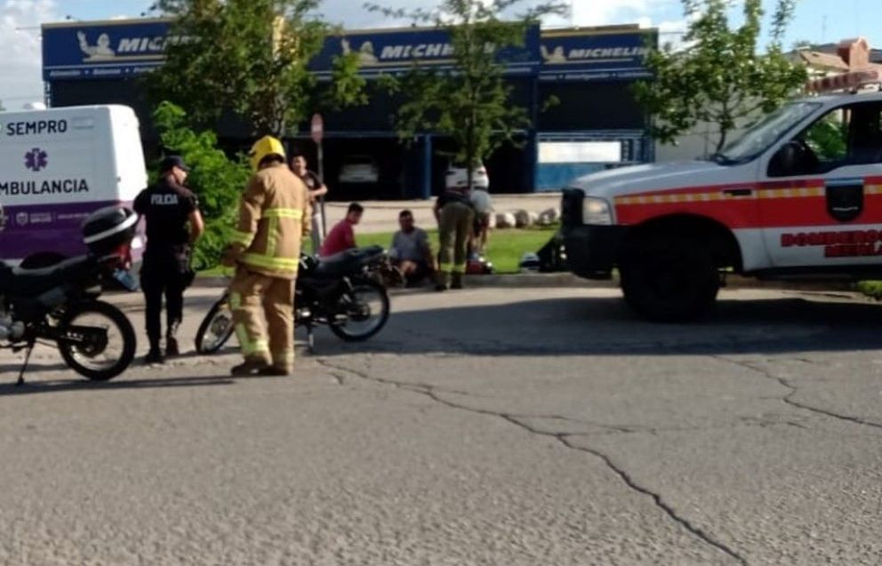 Accidente de tránsito en rotonda de ingreso a Merlo