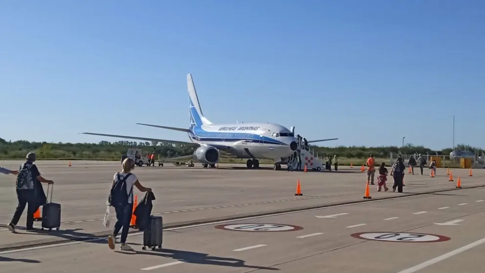 Récord de pasajeros en los vuelos de Aerolíneas Argentinas en el Valle del Conlara durante Semana Santa