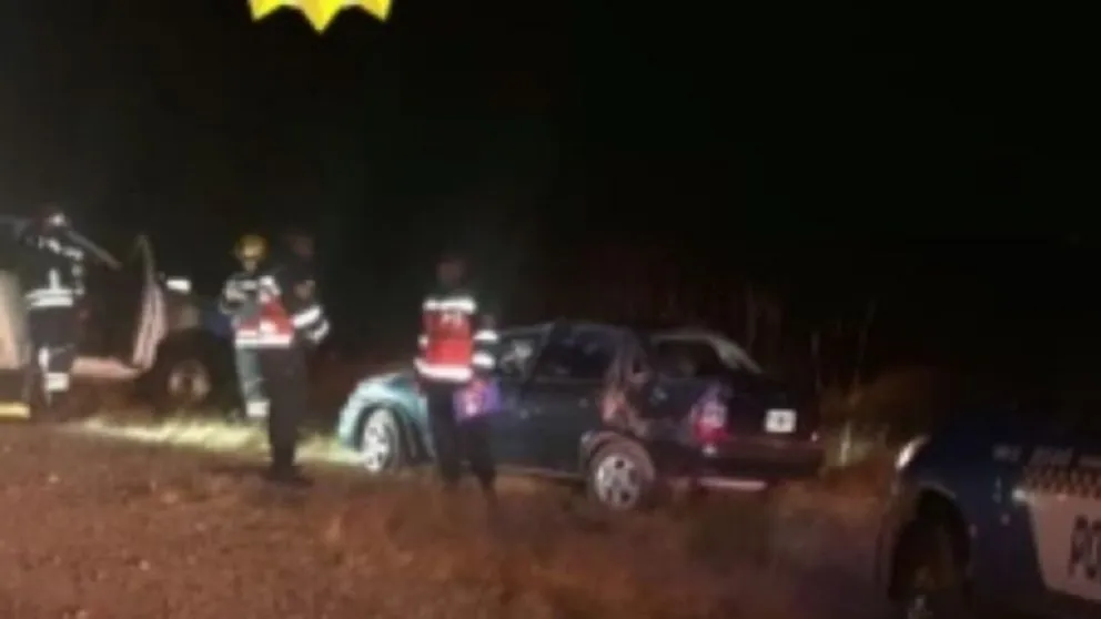 Accidente en Altas Cumbres: volcó un auto con tres ocupantes