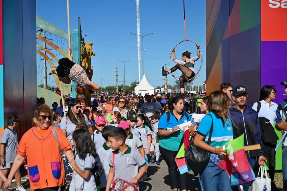 Con gran expectativa arrancó el primer día de la Feria Industrial
