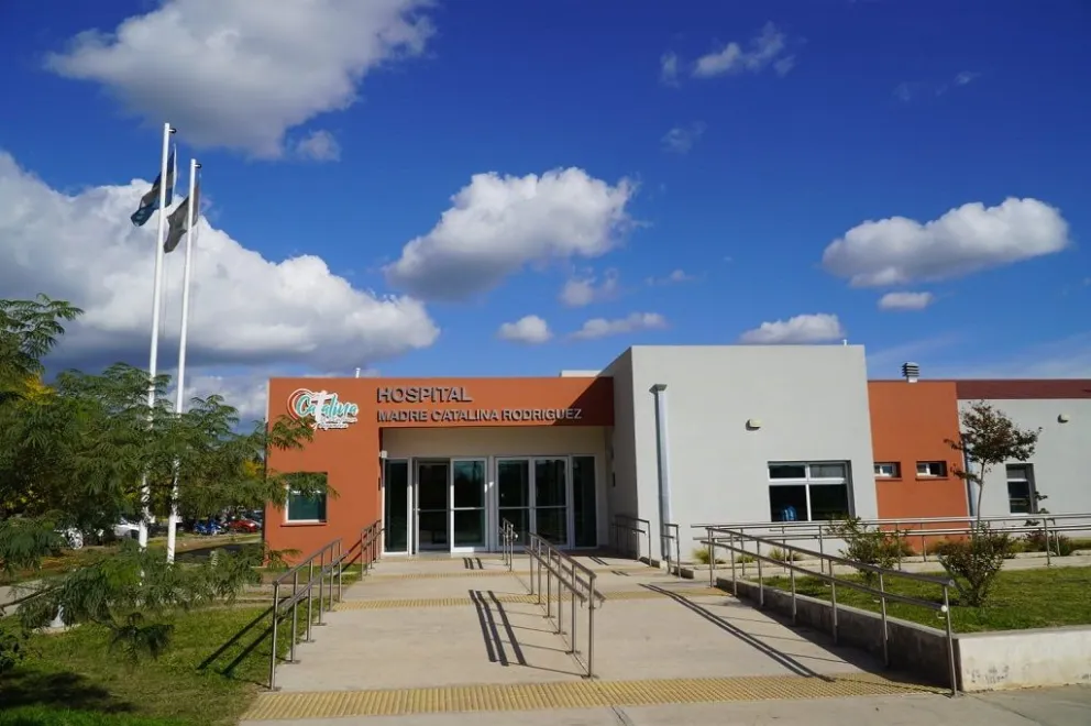 Los pacientes fueron atendidos en el hospital Madre Catalina Rodríguez y ya se encuentran estables.
