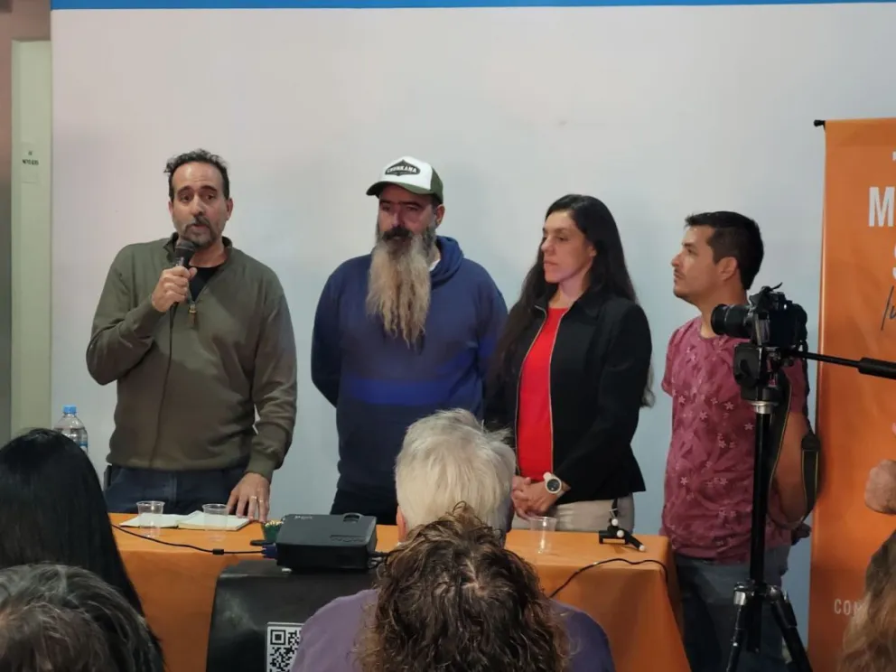 Mariano Stinga presentó a candidatos y propuestas