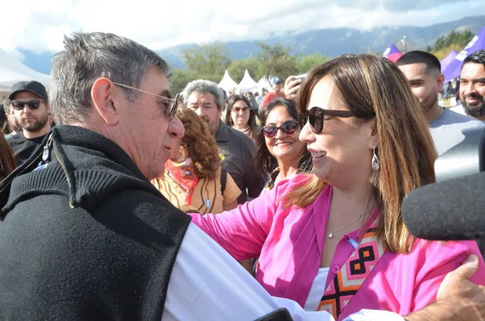 Gato Fernández participó de la “locreada patria” en Merlo