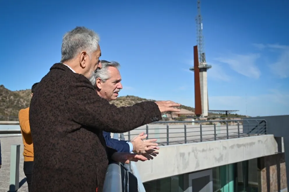 El gobernador recibió al presidente de la Nación y recorrieron obras en la ciudad de San Luis